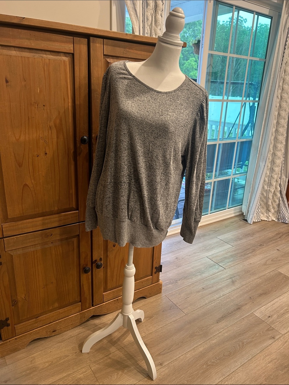 AB Studio Heather Gray Scoop Neck Lightweight Pullover